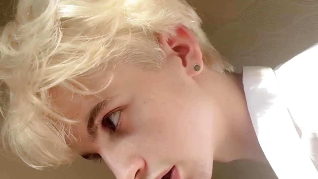 Bimbo_boy_ - вебкам модель избранные видео 8126