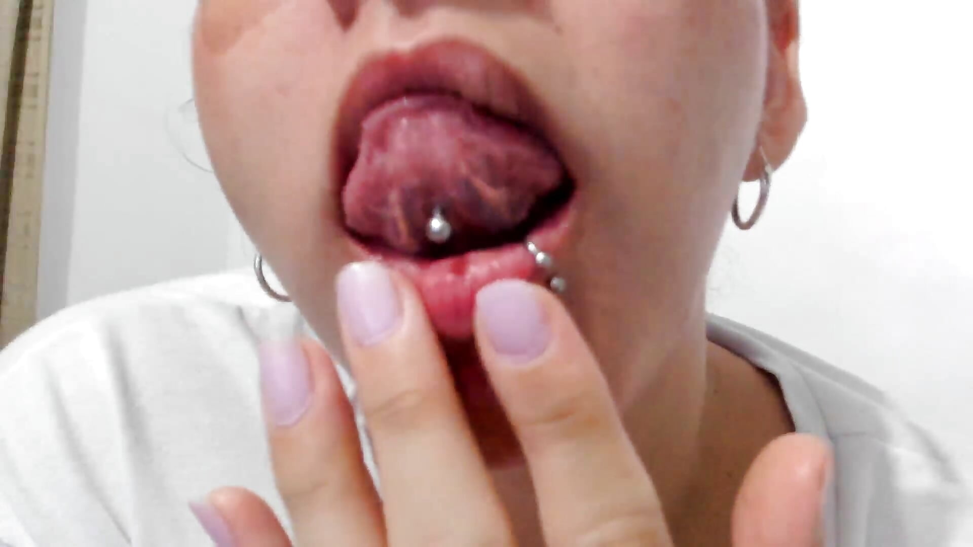 piercing lengua y labio - video by tovar_69 cam model