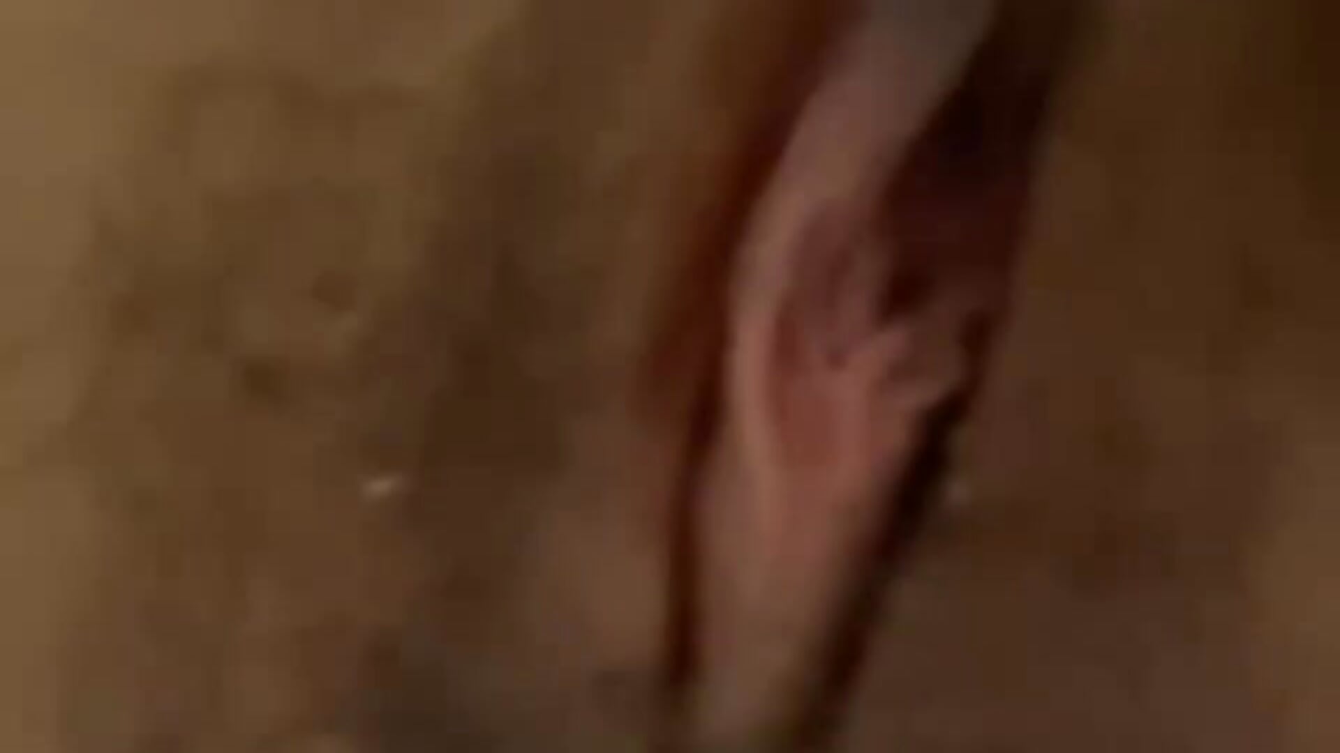 骚女主粉鲍鱼 - video by AnglingTrundle cam model