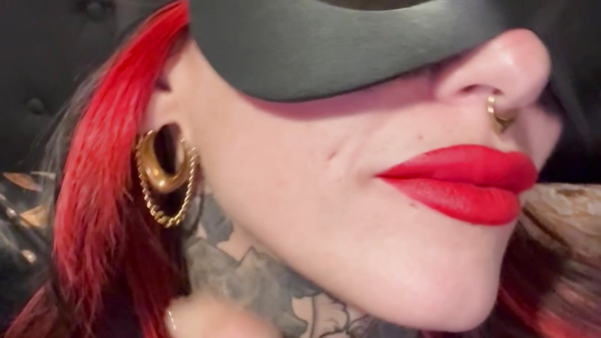 Piercing Tour/History - vídeo de la modelo de cam MaskedMamiXXX
