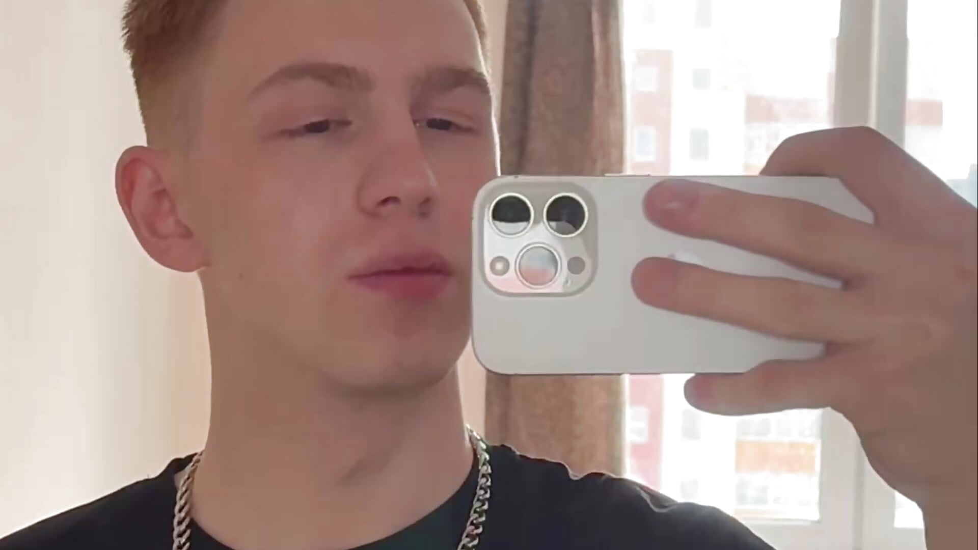 :) – video od webkamerové modelky Tommy_CrashXXX