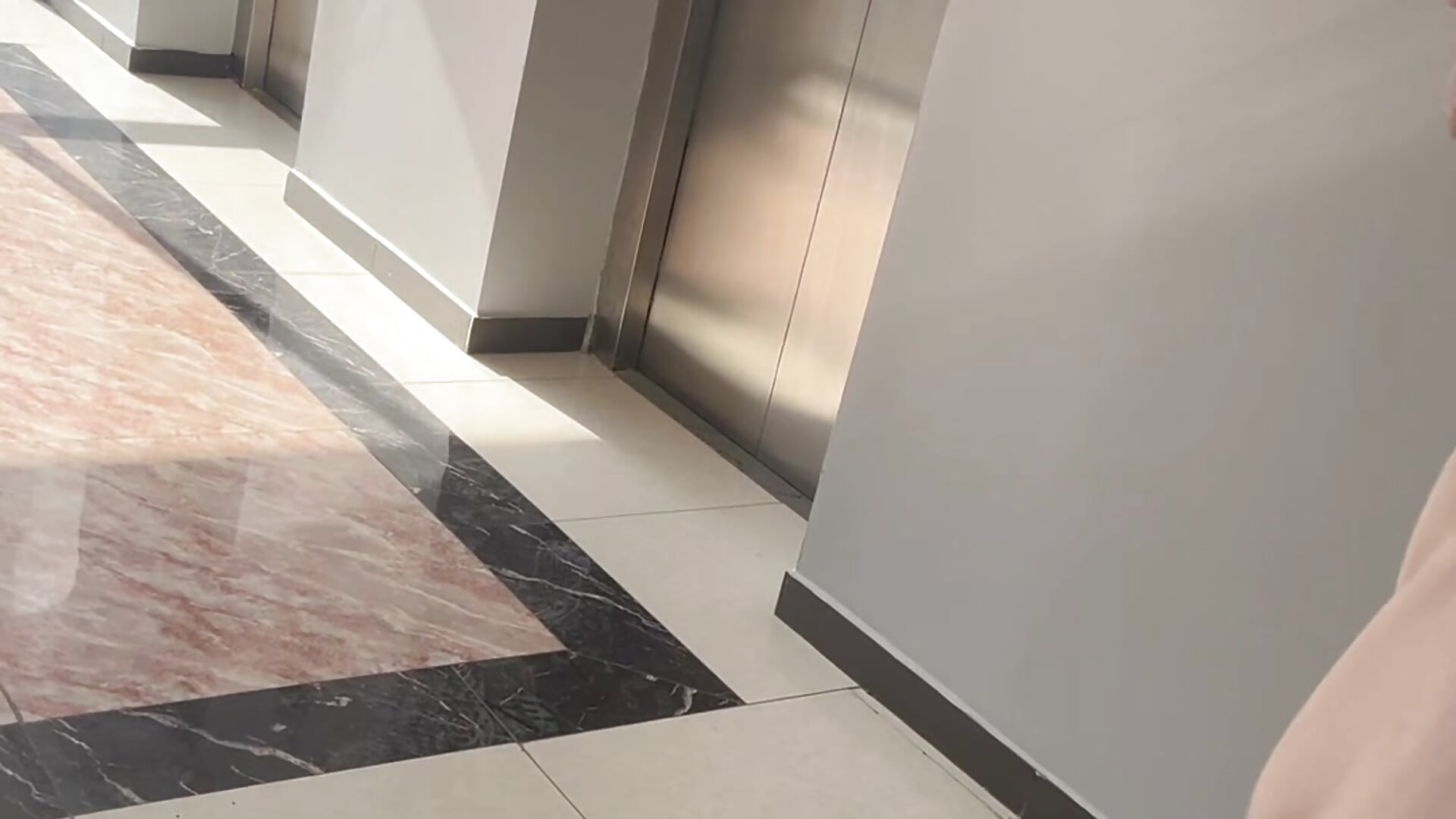 Public Apartman Koridorunda 31 - turkishtwinkefe adlı kamera modelinin videosu