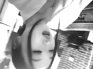 B/W of me – video od webkamerové modelky EvilEmma