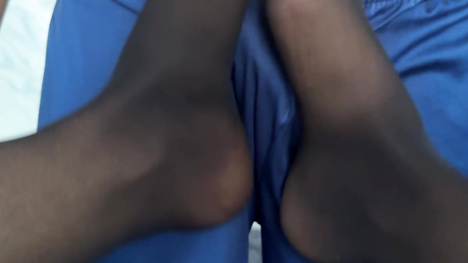 A little foot job 👣 on his cock 💦🤤 - video by Secret_obsession26 cam model