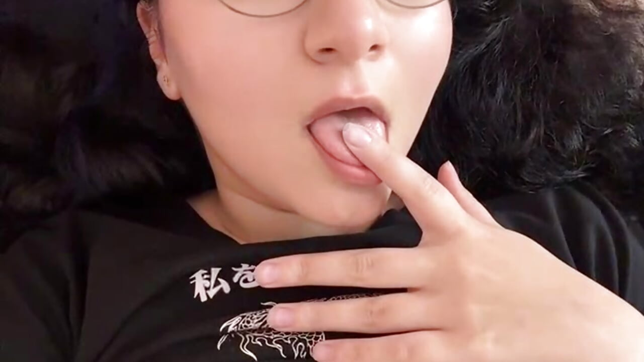 put in my mouth… fingers - Lulu_Lu adlı kamera modelinin videosu