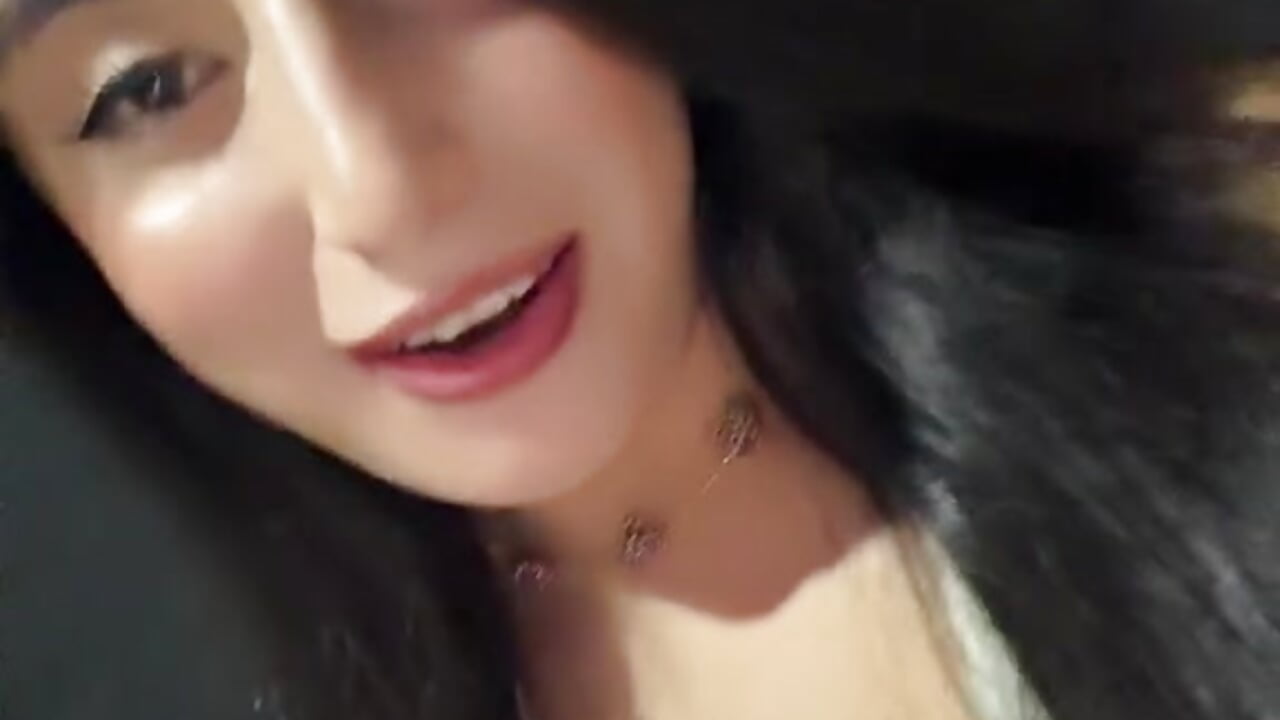Looking into your dark eyes 🙊 – video af Tabatha_11 cam-model