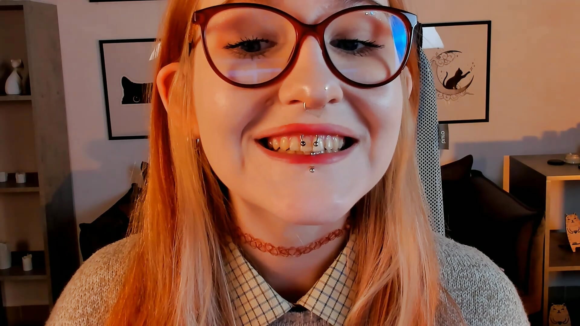 show my piercing – video od webkamerové modelky lanafitch