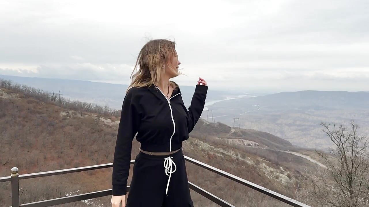 Happiness is just around the corner, happiness is in the mountains! – video af Devonacasstt cam-model