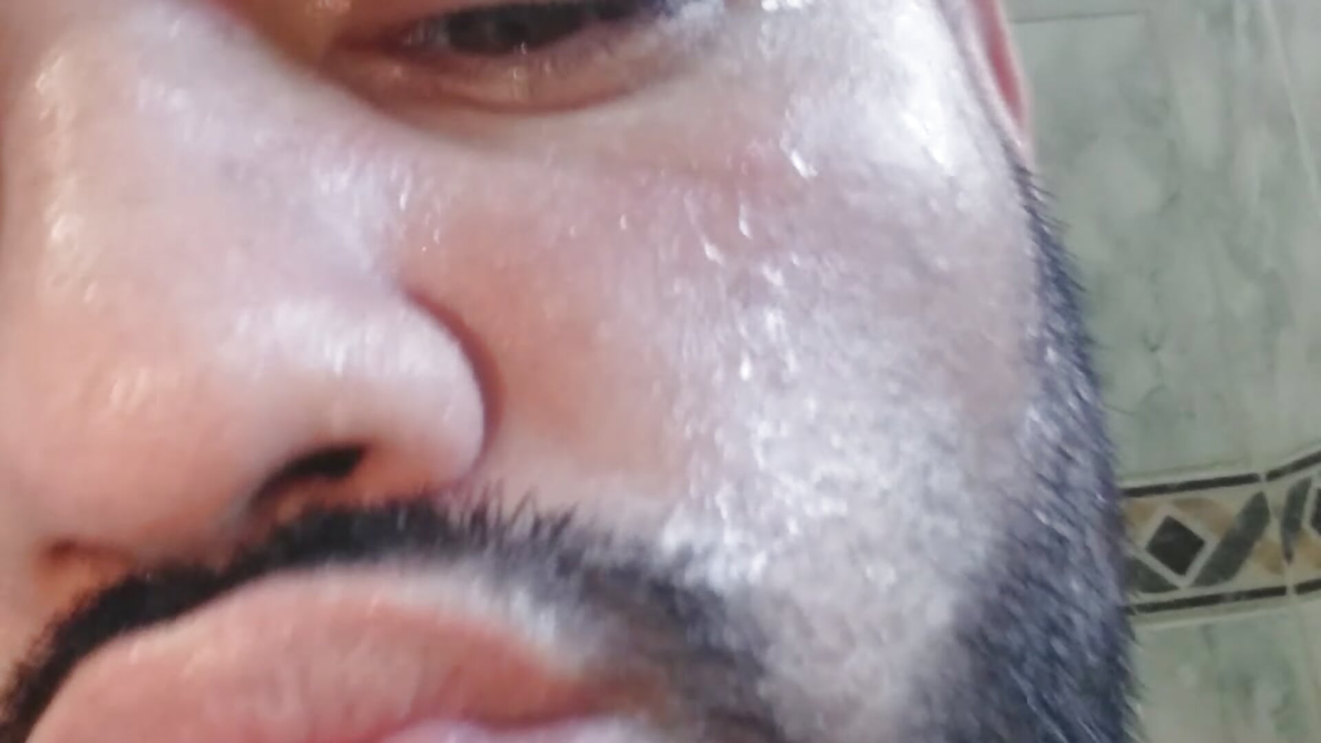 I masturbate in the bathroom and eating my cum－カメラキャストのperverseveteranmanxxxの動画