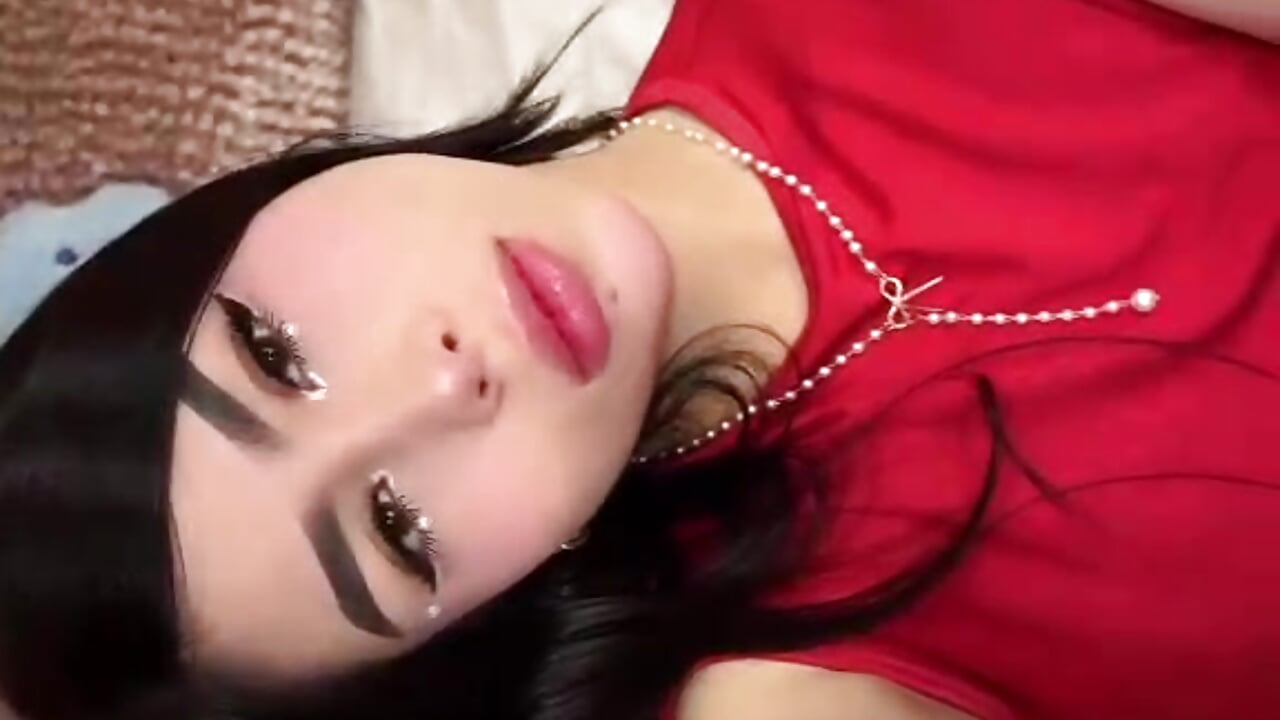 A little chaos, a lot of charm and no innocence. - video by Helena_Whaite cam model