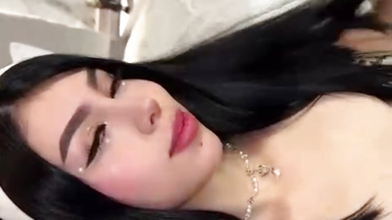 who stops... 🫦💜 - video by Helena_Whaite cam model