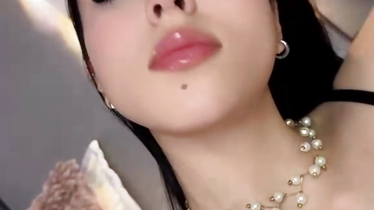 Do you dare to see what I'm thinking today? 😈 - video by Helena_Whaite cam model