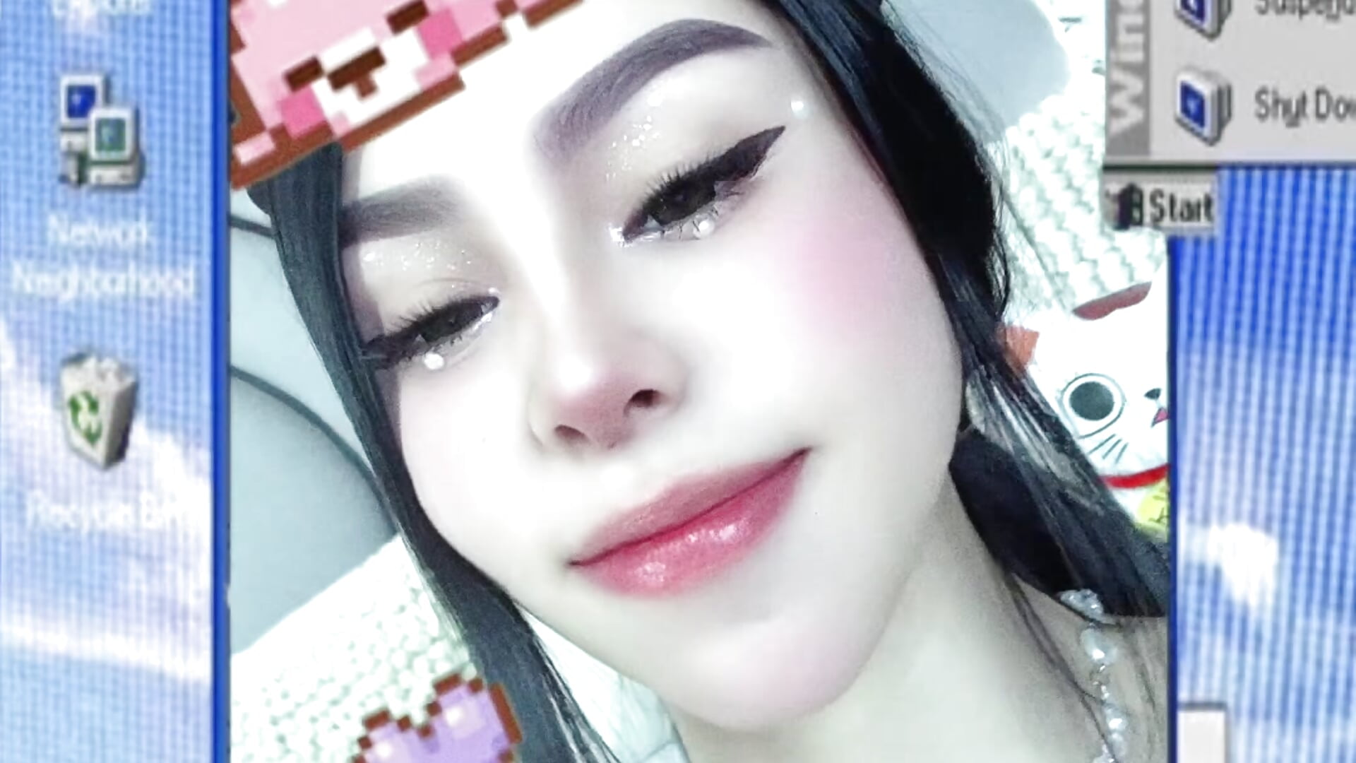 Life has been a bit strange, hasn't it? - video by Helena_Whaite cam model