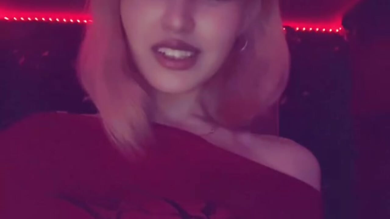 bebebebe - vídeo de la modelo de cam BobbiGosda