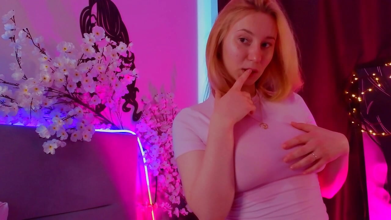 HOT MASSAGE BOOBS - video oleh model kamera RosalieHandley