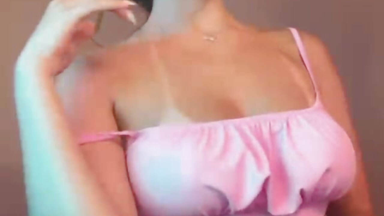 WhatsApp Video 2026-05-09 at 12,28,56 PM – video modela na kameri Celestte_vanegas