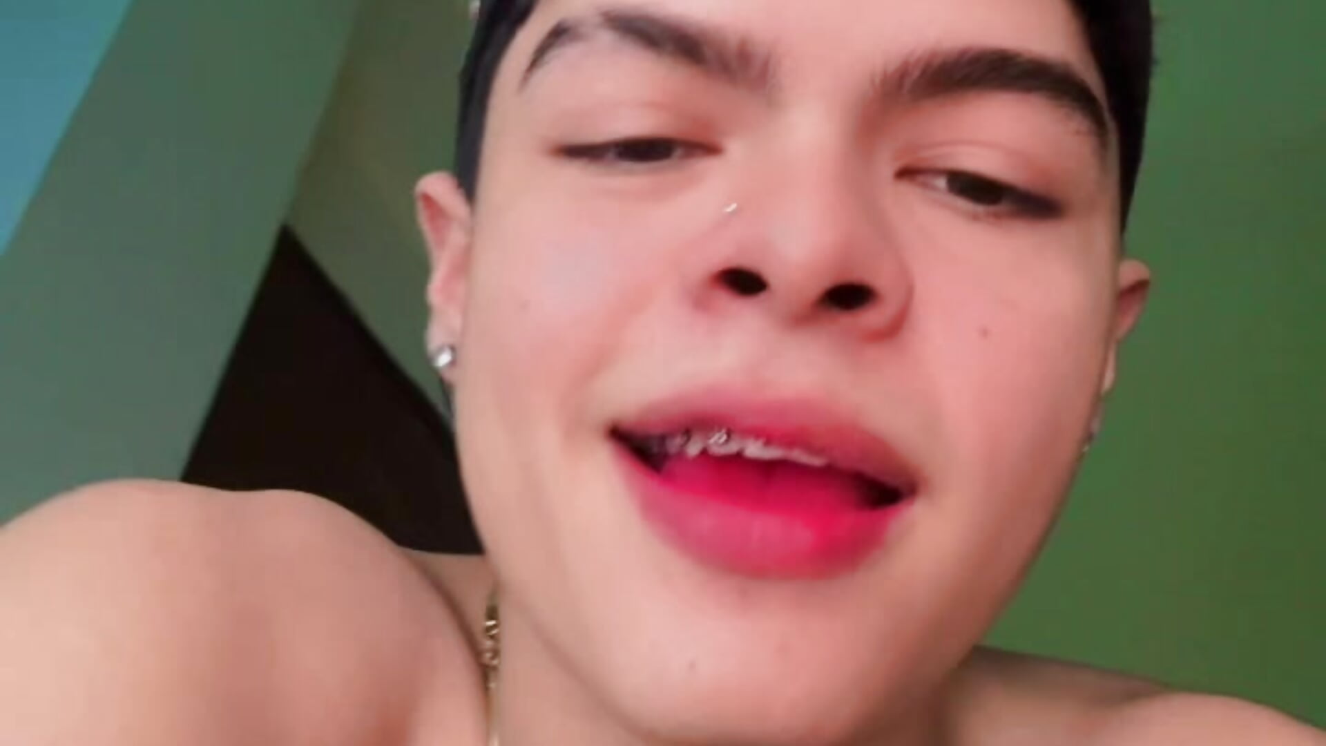 e4b4a632bf2d4ecf901c1c8c00675383 – видео вебкам-модели luiser_hotie