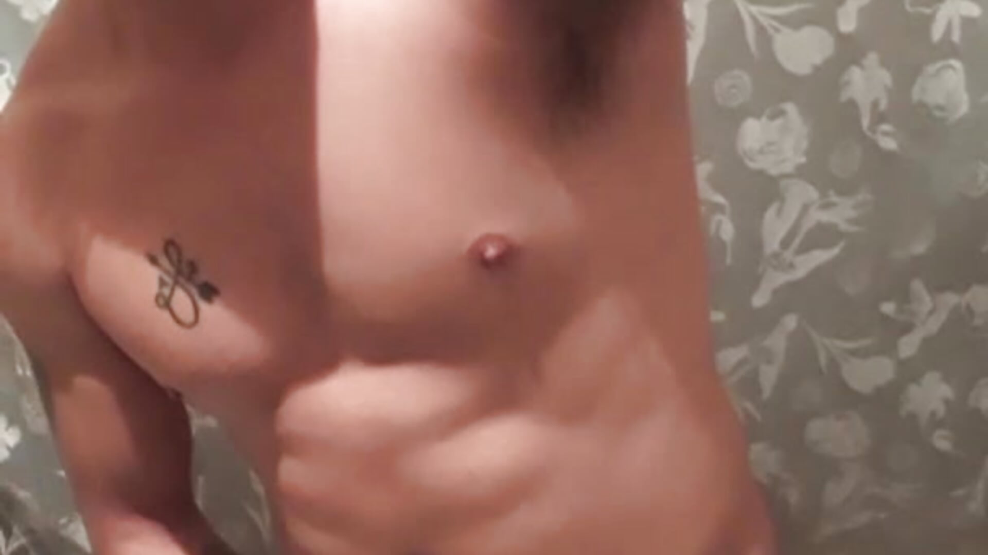  8442 Video Sohor Kini Model kamera - Tumorocho369034