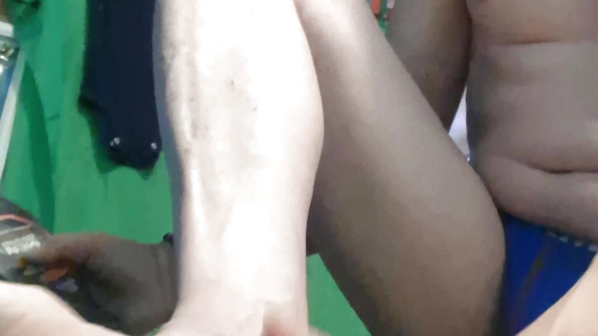 Getting ready Oiled up Feet 💦 Foot Fetish – видео вебкам-модели XxBigJim