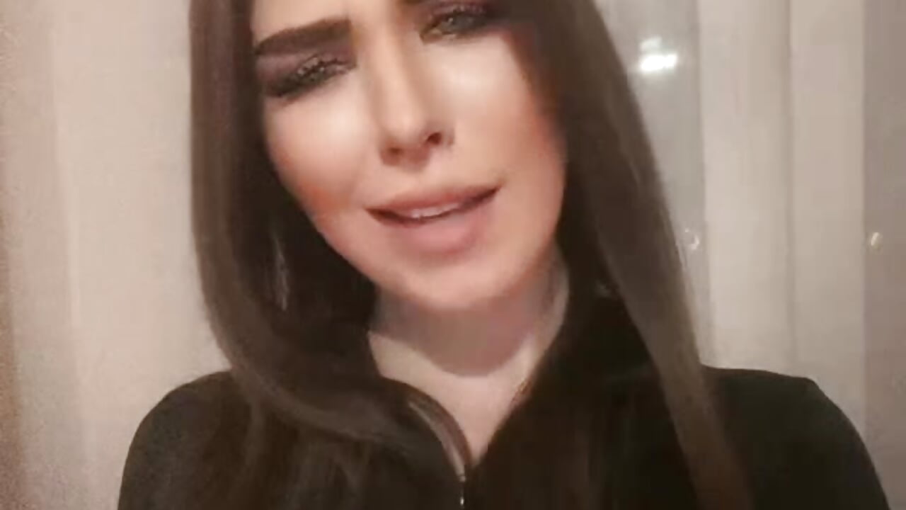it me - video by MitsukoChau cam model