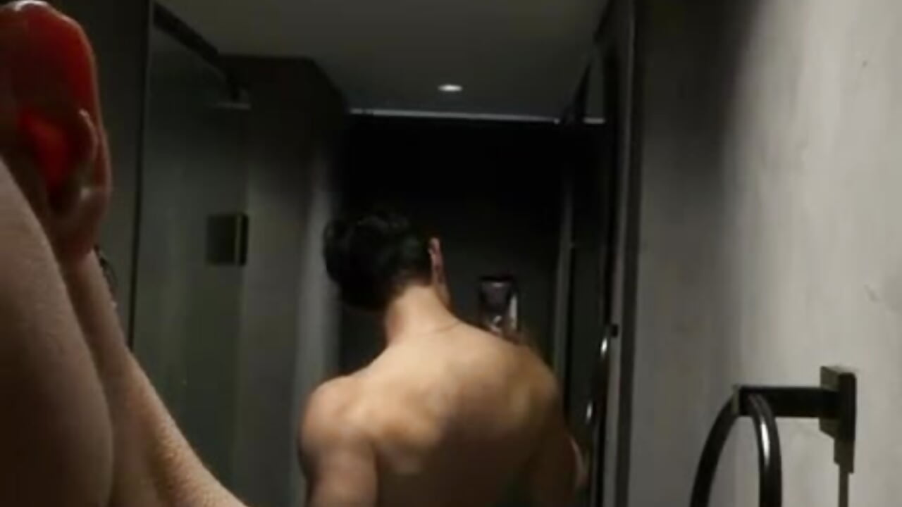 I want your hands on my back - video od modelky/modela GrayAndrews