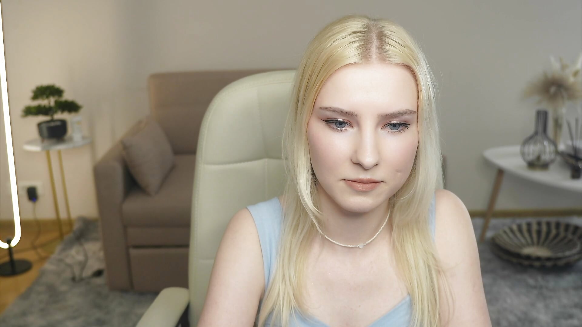 First stream 😊 - відео від вебкаммоделі LaynePingitore