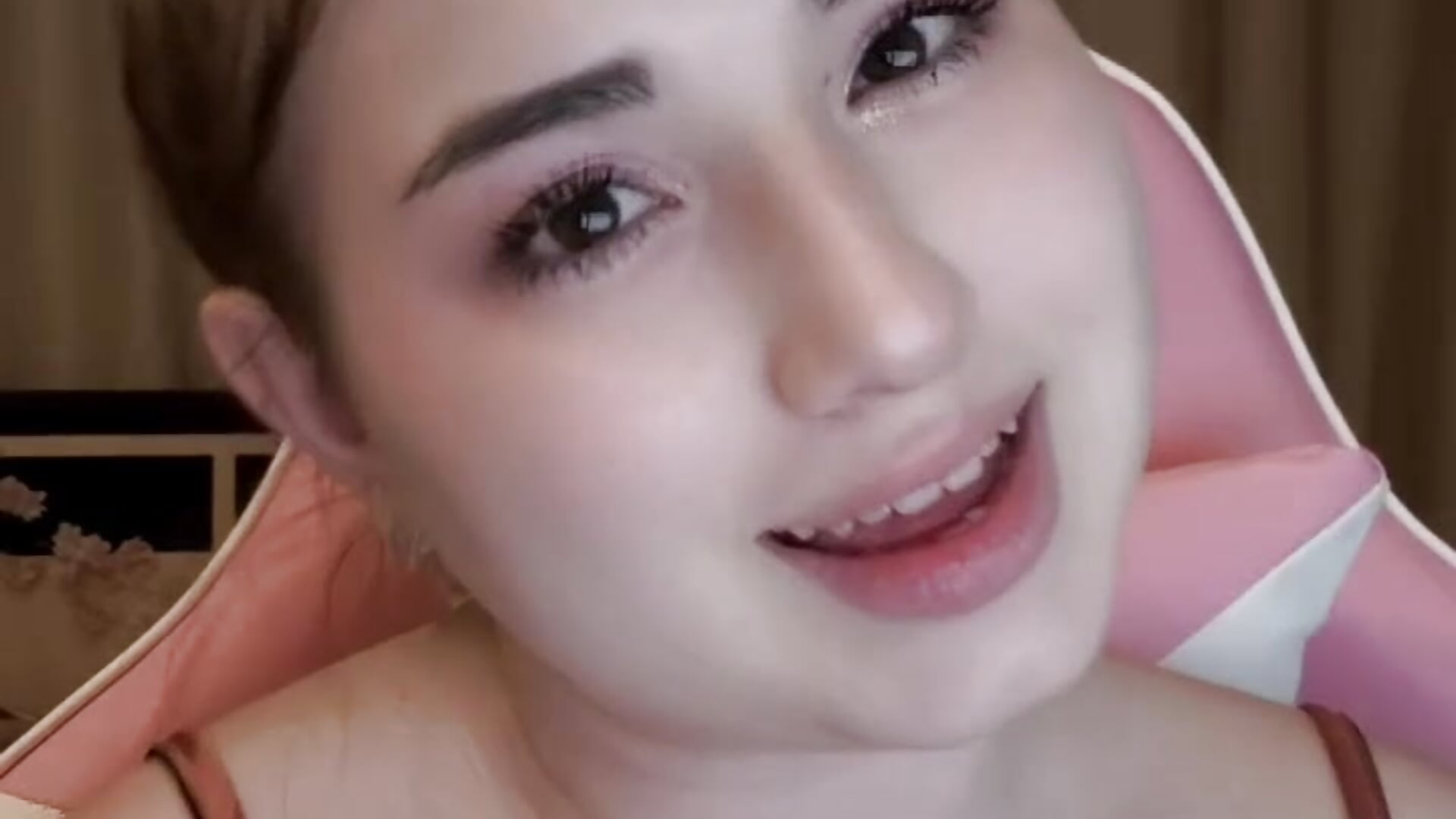 🥰🎶🎤 #1 Ocean eyes - LIVE SINGNING🎤🎶🥰 – видео вебкам-модели softiekitty