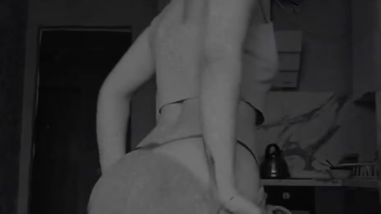 Such a big and beautiful ASSS - video by Elfeina cam model