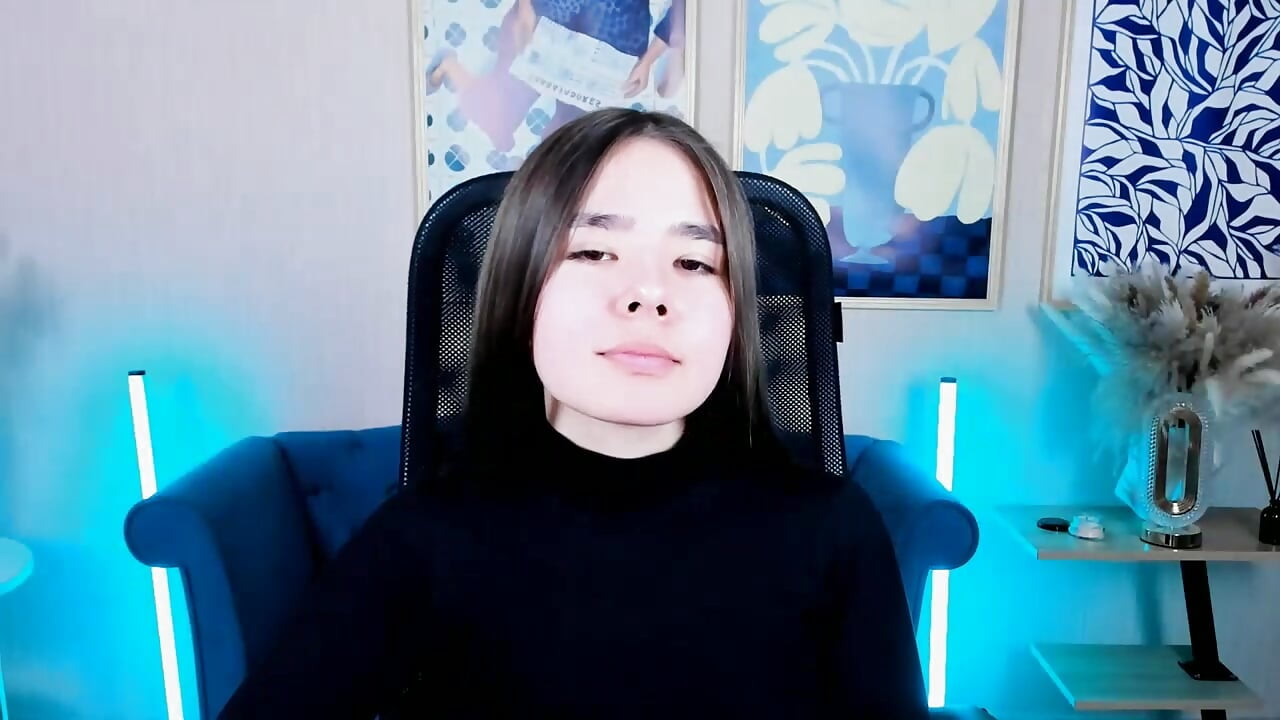 mee - video by SayaHeartnet cam model