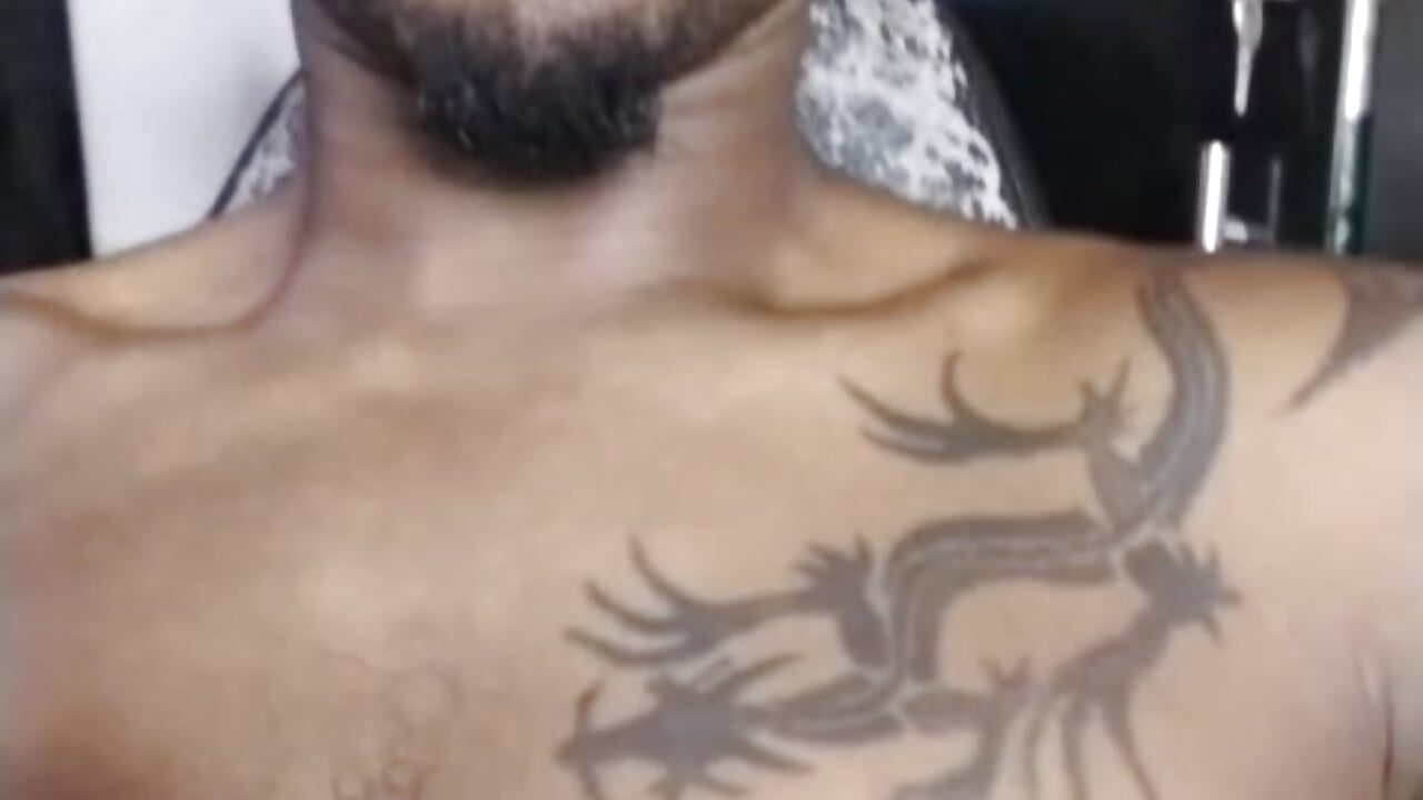 tatoo - vídeo de la modelo de cam bigperla