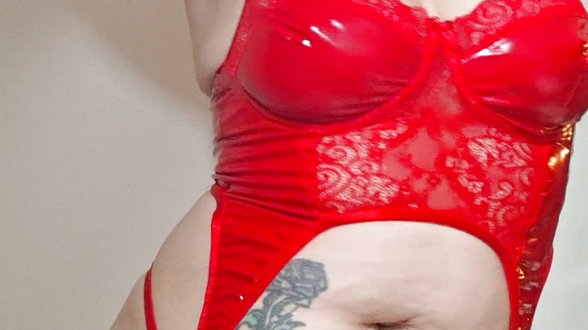 The queen of latex - video by mistress_sandy cam model