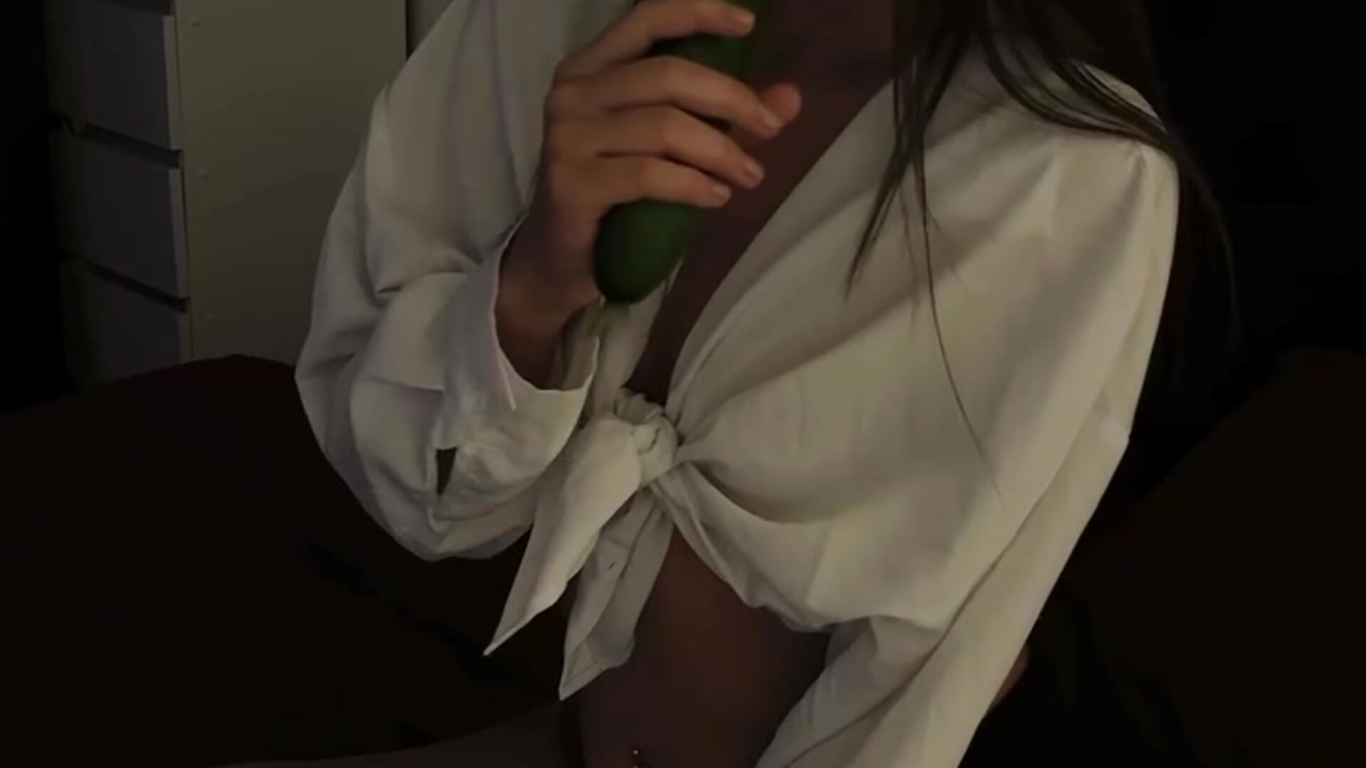 I wanted to suck and slammed a cucumber into my mouth, choking and cumming 😱😈