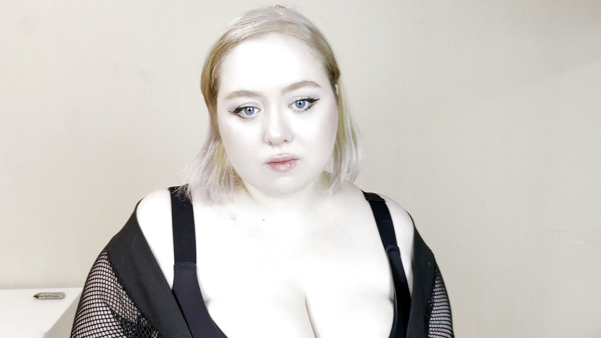 Your Chubby Roommate Is a Secret Mistress – видео вебкам-модели mistress_molly