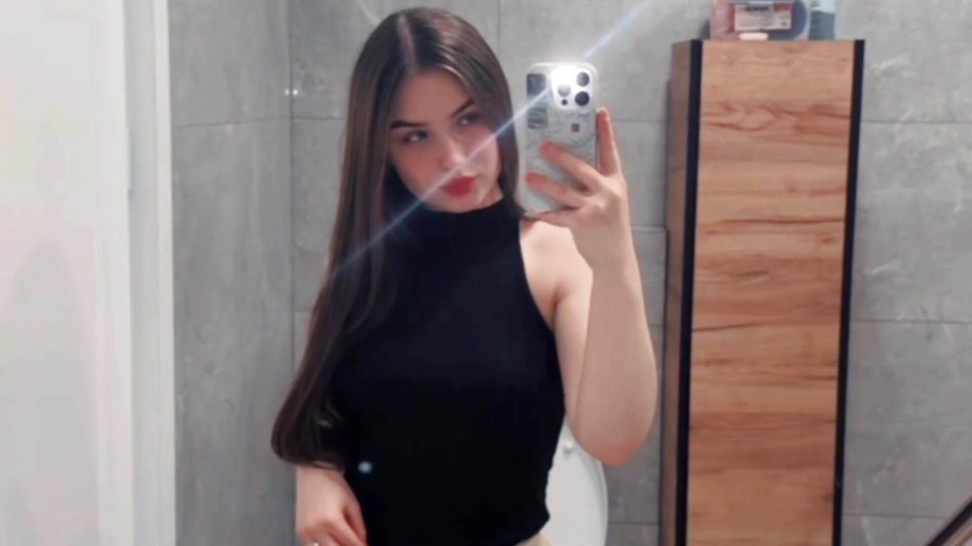 Me in bathroom💦