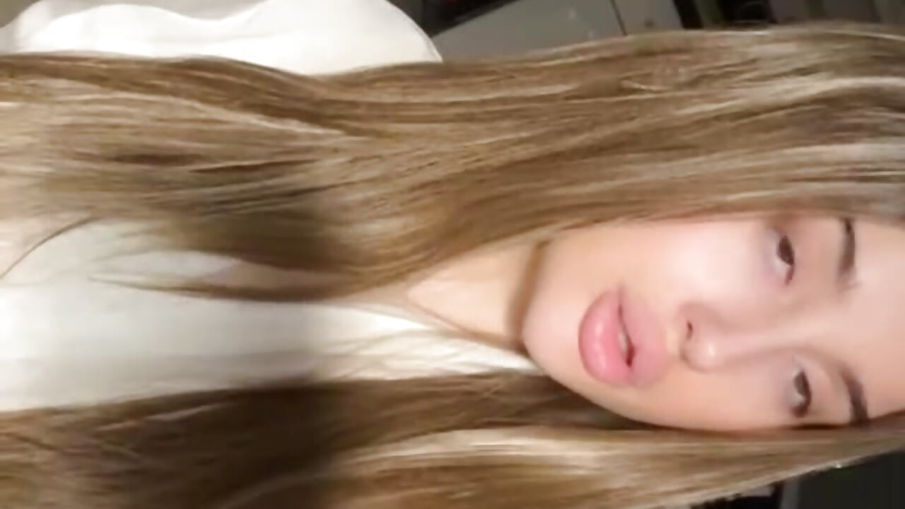 hey x - video oleh model kamera EmiliaLaurent