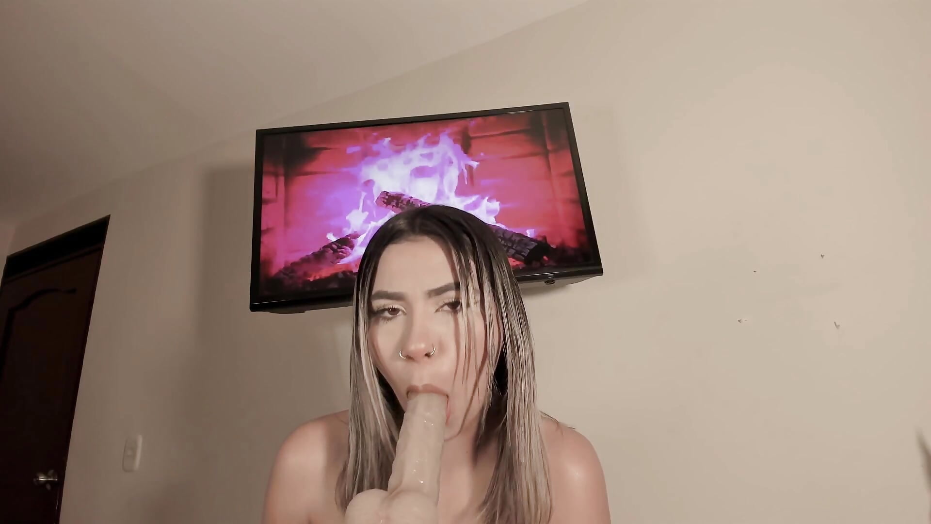 Mini blowj - video by Dakotaheat cam model
