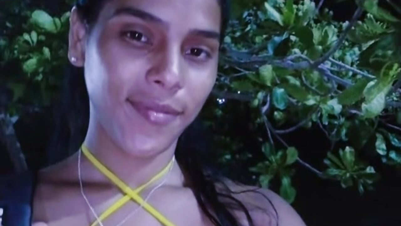 🤤😘🌴🌊 - video oleh Saray_queen1 kamera model