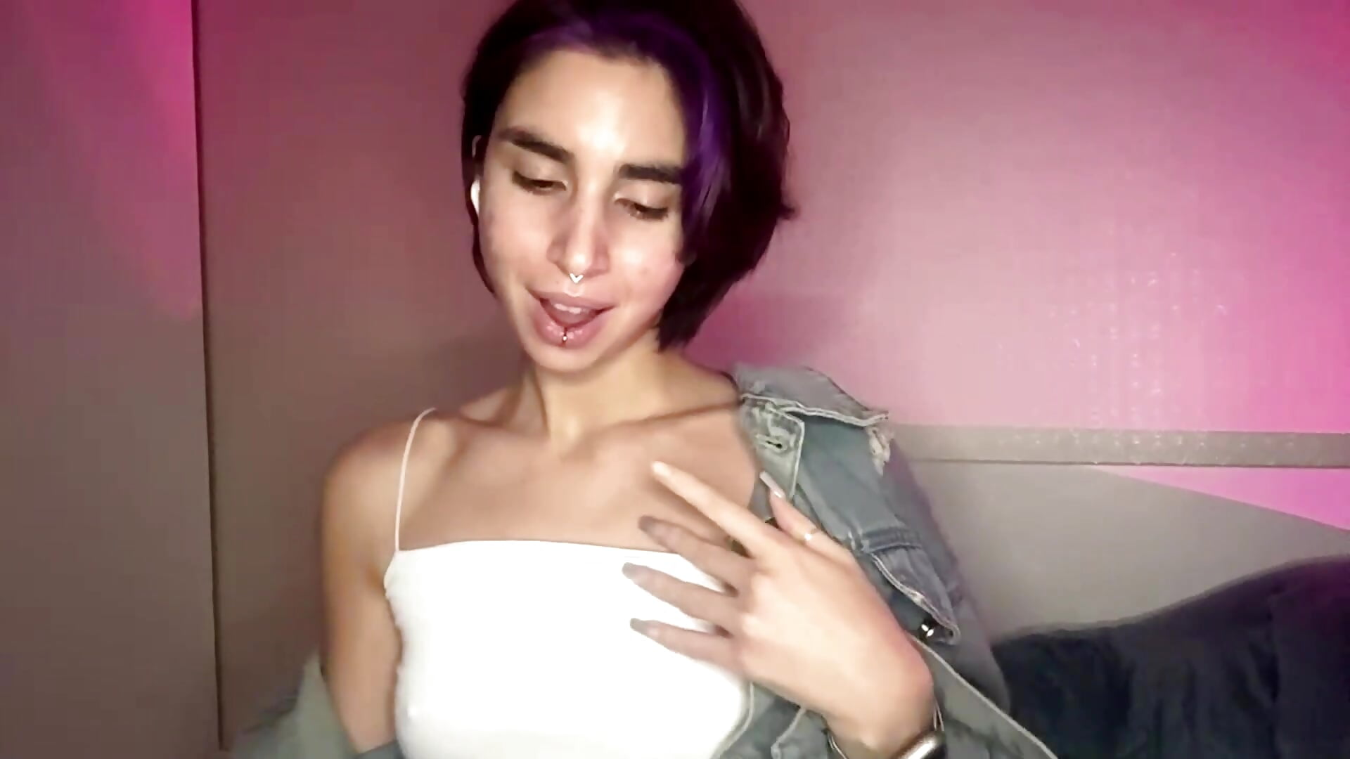❤️ Just Me Being Me ❤️ - video by JessiaRuezga cam model
