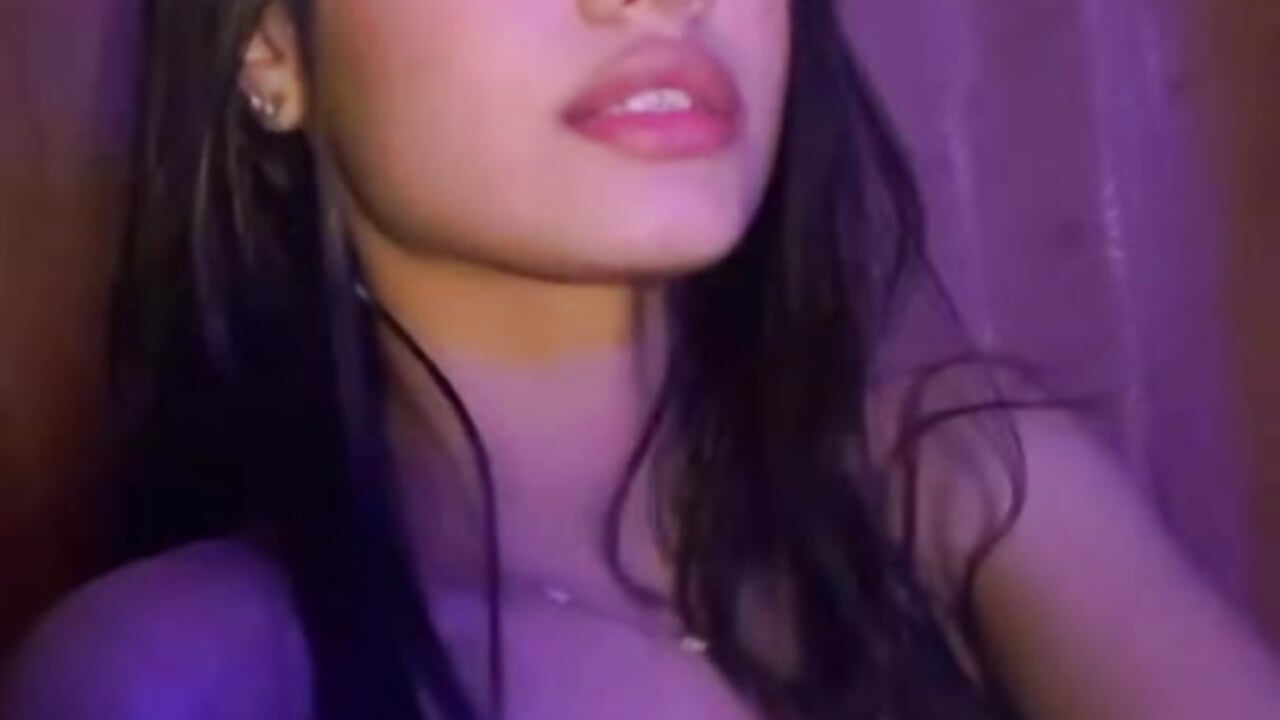 A little treat 💘 - video by _BellaCute_ cam model