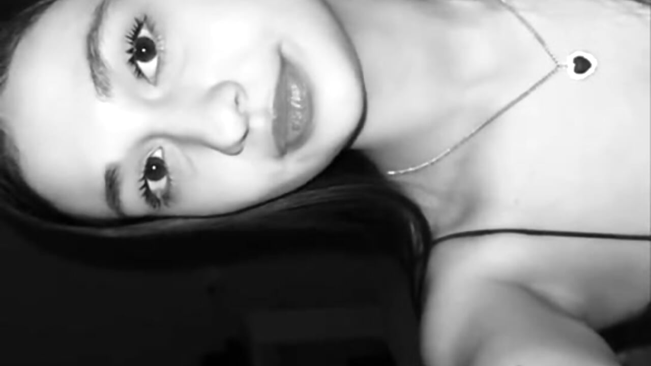 me<3 - clip cu honeylanaa model videochat