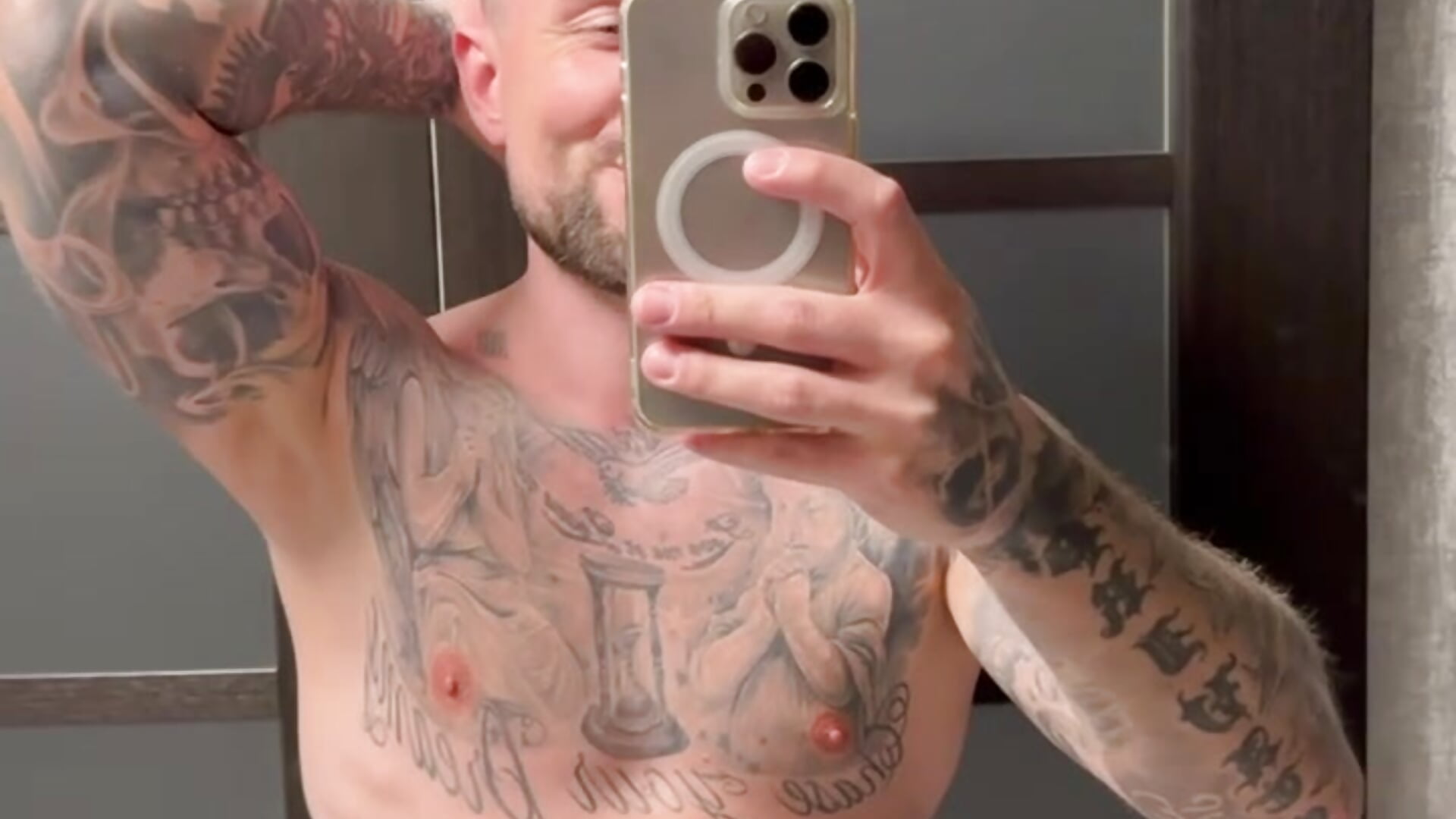 Just me - video av alex_hotguy8 cam model