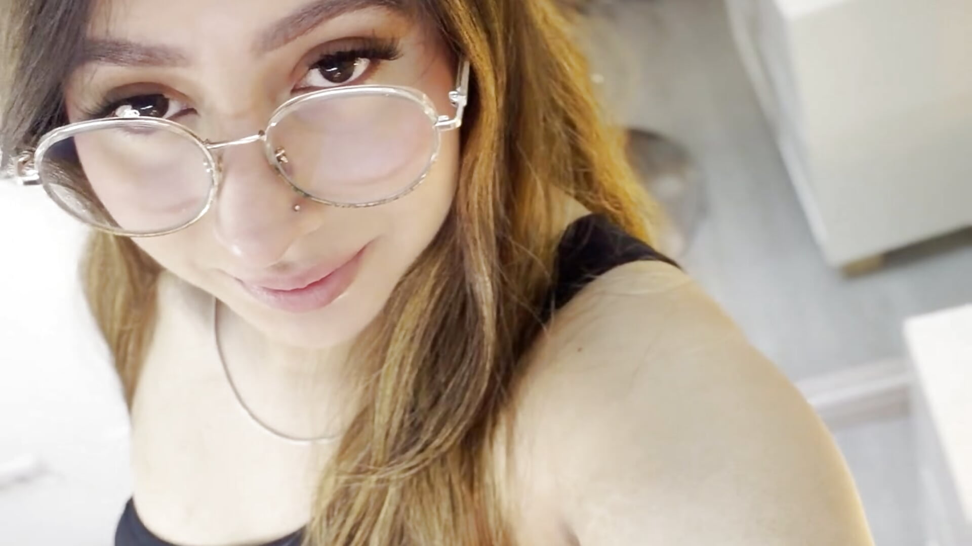 Pretty Face, Dangerous Mind 💋 – video af KamilaVegga cam-model