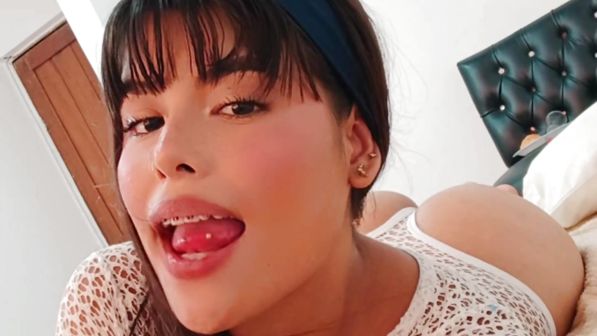😋