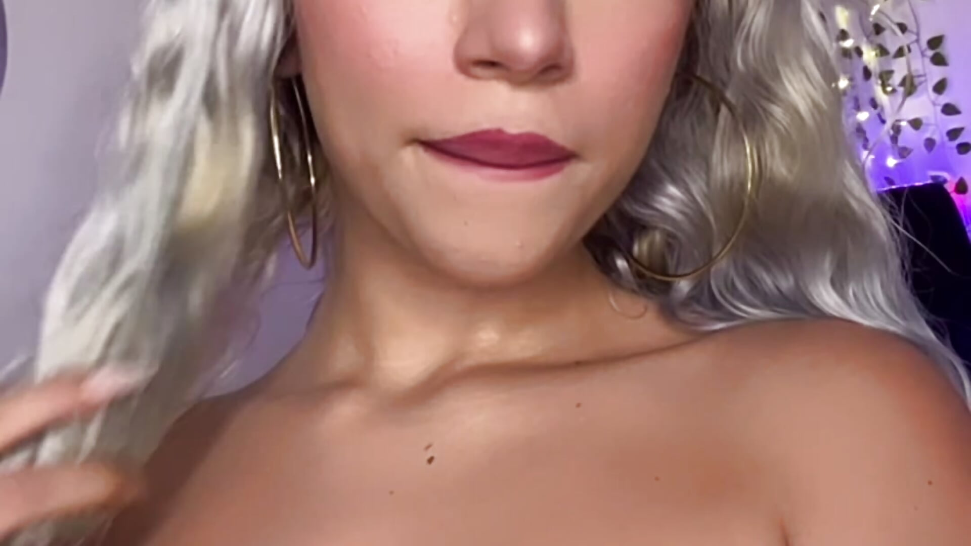 Hello❤️❤️ - video by cinniaa_ cam model