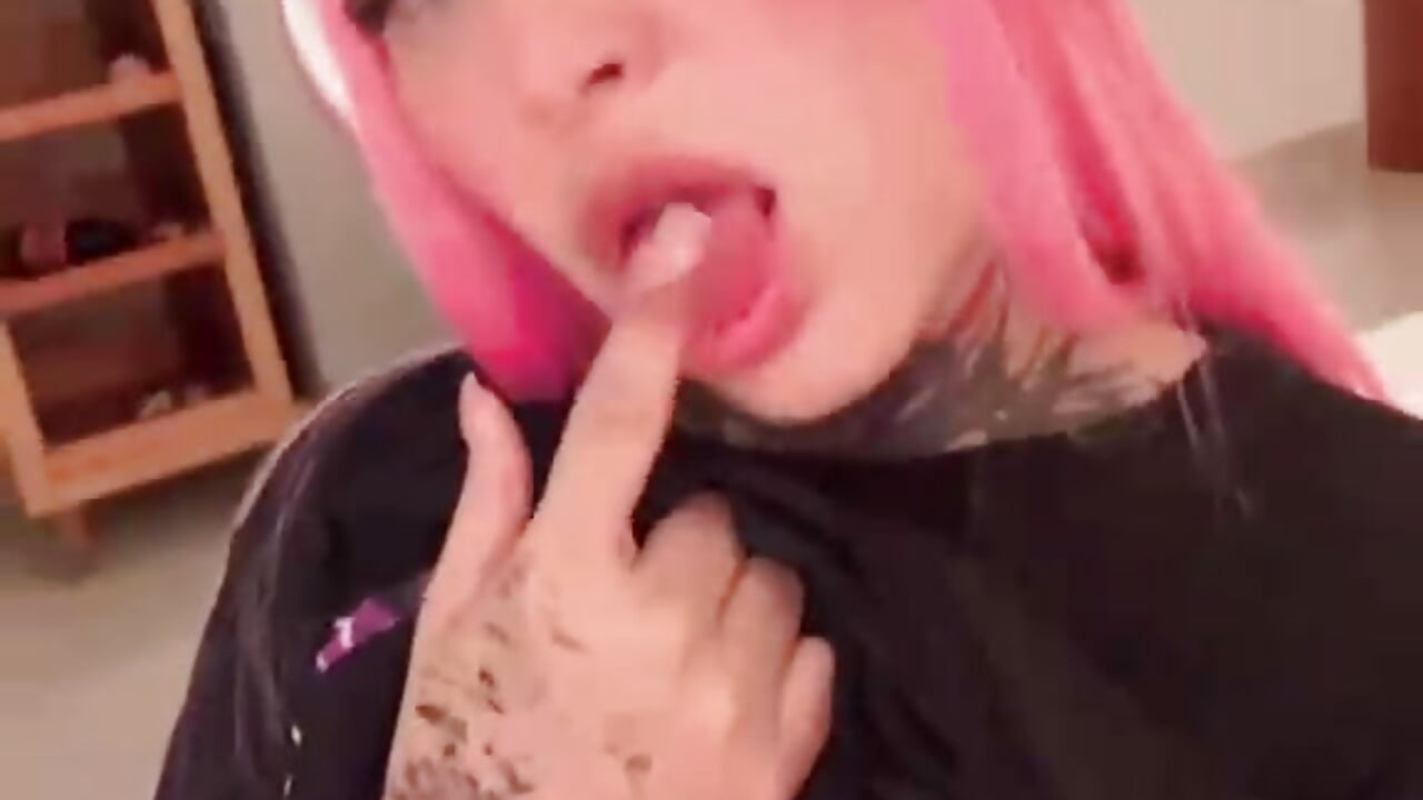 play a bit - clip cu saenz_ari model videochat