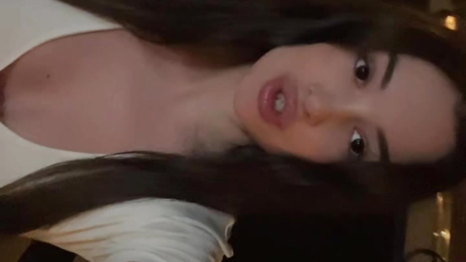 my first video – video od webkamerové modelky CarolineRu