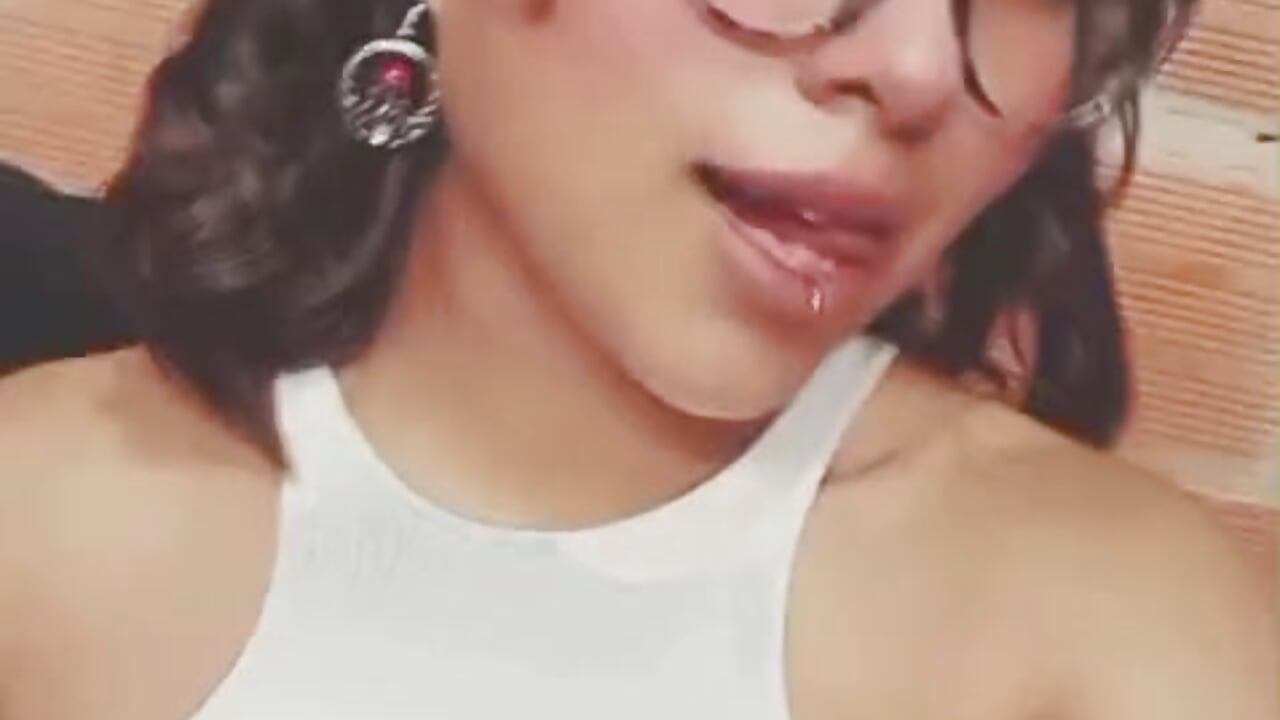 WhatsApp Video 2026-06-11 at 12,49,57 PM – video modela na kameri Amhira_Tay