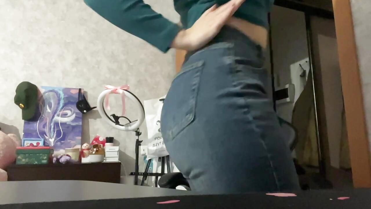 little dance😛 - video by ember_fox__ cam model