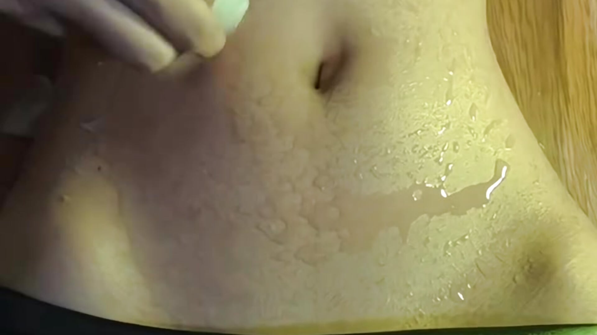 Ice rubbing  on bely - video by cuteangel4 cam model