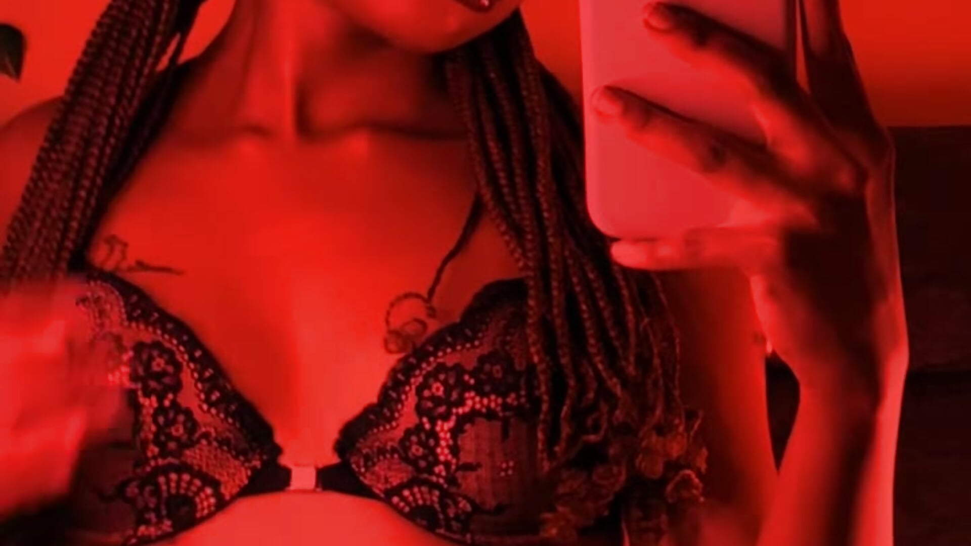 Red is my favourite colour 😮‍💨🫦 - clip cu awesomepie model videochat